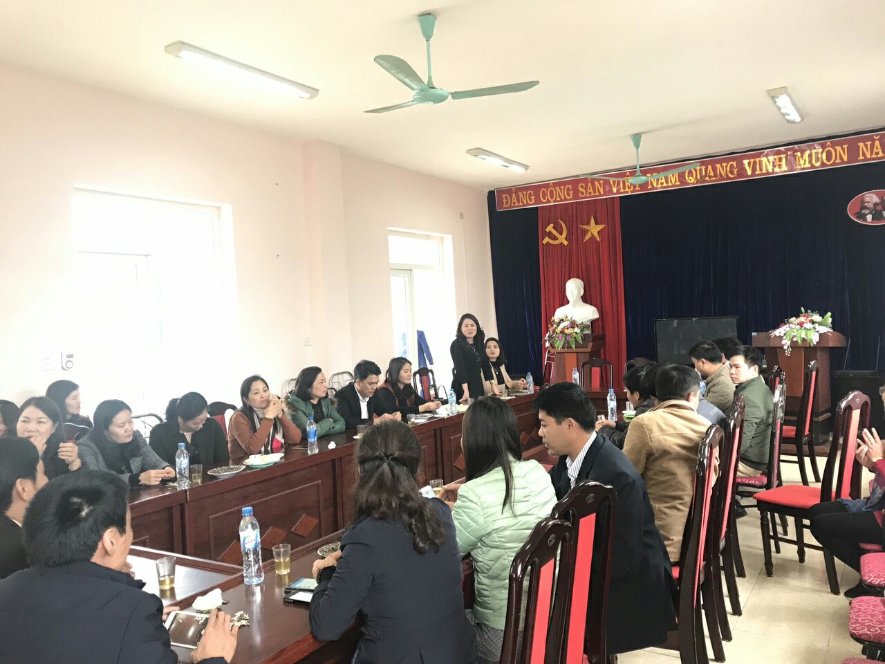 Description: D:\DỮ LIỆU MỚI 8.2017\NGUYEN DU 2017- 2018\BÀI VIẾT ĐĂNG BÁO, TRANG WEB\IMG_20171211_145630.jpg