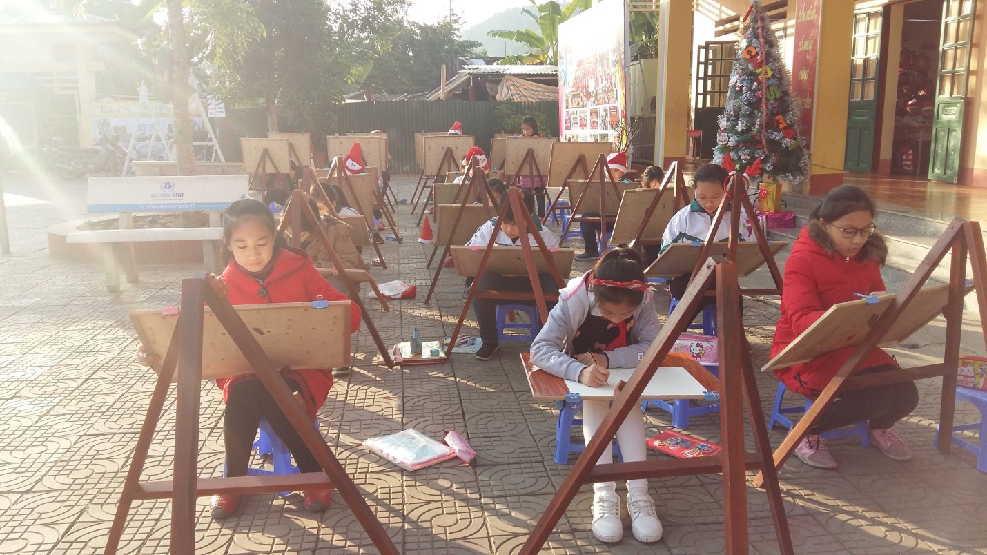 Description: D:\DỮ LIỆU MỚI 8.2017\NGUYEN DU 2017- 2018\BÀI VIẾT ĐĂNG BÁO, TRANG WEB\anh\Vô địch tin học trẻ\20171221_075949.jpg