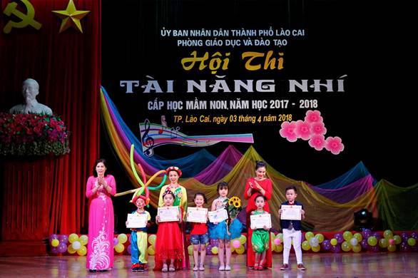 C:\Users\Admin\Desktop\ảnh hội thi\29683236_780090145529611_6010789204120107552_n.jpg