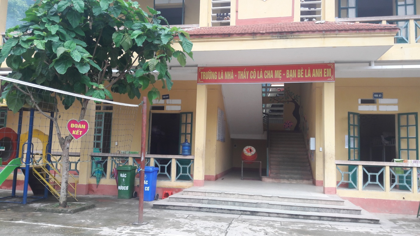 D:\ANH MOI HON\ANH GUI PGD\TUYEN TRUYEN ATGT TAI CONG TRUONG.jpg