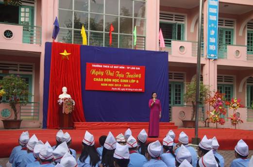 E:\NGUYEN\ẢNH NĂM HỌC 2018-2019\2.ẢNH NGÀY VUI TỰU TRƯỜNG 20-8-2018\IMG_0996.JPG