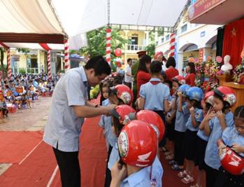 C:\Users\Dell\Desktop\ẢNH KHAI GIẢNG 2018-2019\DSC_1968.JPG