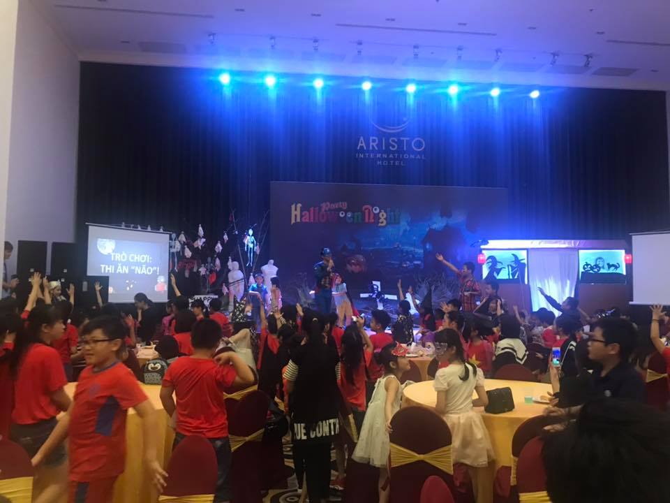 Trong hÃ¬nh áº£nh cÃ³ thá» cÃ³: 3 ngÆ°á»i, trong nhÃ&nbsp;