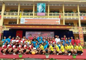 D:\DỮ LIỆU MỚI 8.2017\NGUYỄN DU 2018- 2019\BÁO + Tin bài+ Tiểu phẩm + Bài Hát\Ảnh bóng chuyền hơi\IMG_20181014_183459.jpg