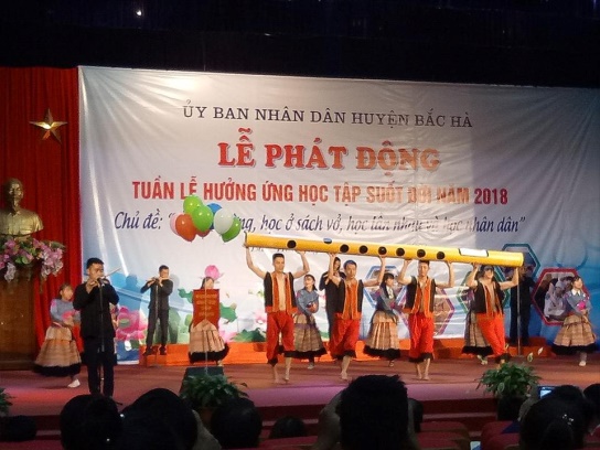 Trong hÃ¬nh áº£nh cÃ³ thá» cÃ³: 3 ngÆ°á»i, mÃ³n Än,Trong hÃ¬nh áº£nh cÃ³ thá» cÃ³: má»t hoáº·c nhiá»u ngÆ°á»i vÃ&nbsp; má»i ngÆ°á»i trÃªn sÃ¢n kháº¥u