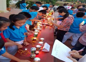 D:\Lớp 9A2\bài trung thu. 9A2\42614803_476312436198162_1649346494832050176_n - Copy.jpg