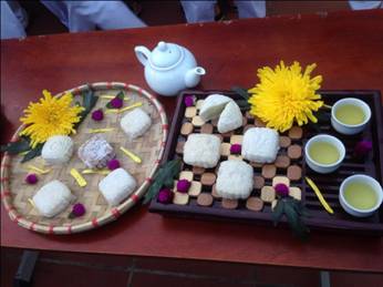 D:\Lớp 9A2\bài trung thu. 9A2\42591525_635936106801172_660151467126030336_n.jpg